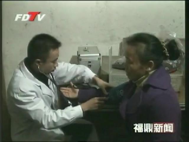 市婦聯到桐北社區開展慰問義診活動