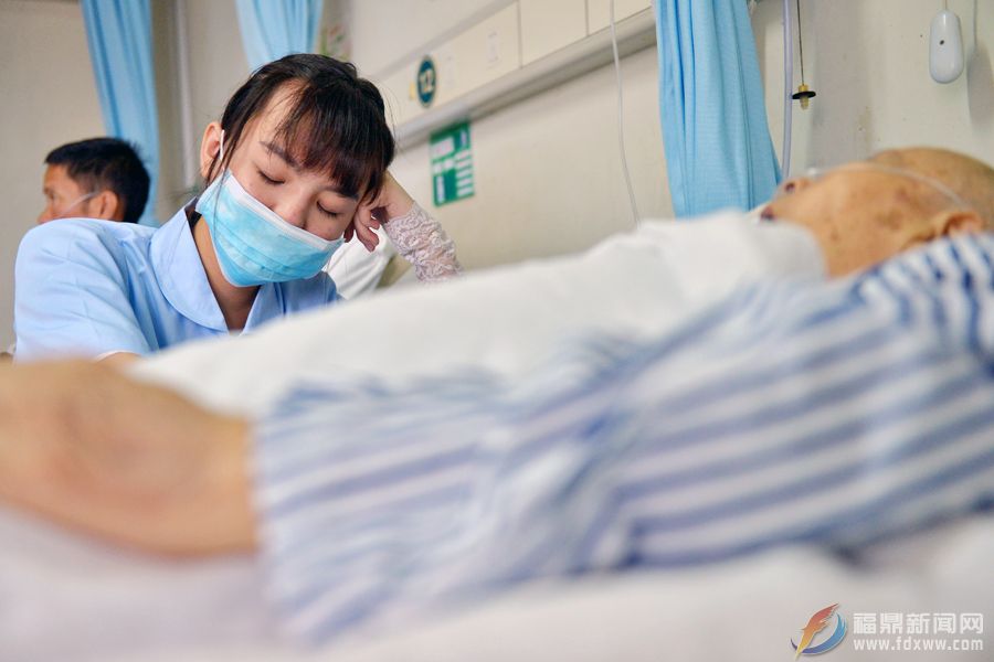 【圖說故事】花季少女的護工生活