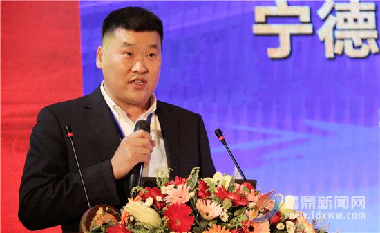 寧德市溫州商會王巖豪會長作工作匯報.jpg