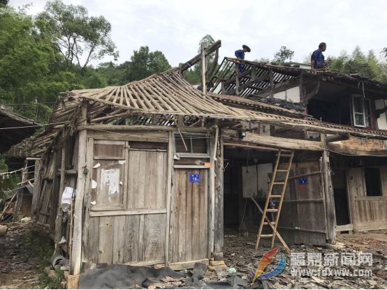 疊石鄉組織開展庫區環境整治拆違行動