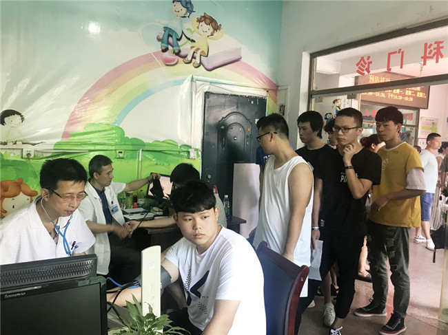 點頭鎮開展適齡青年征兵初檢工作