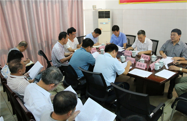 劉振輝調研我市扶貧開發工作