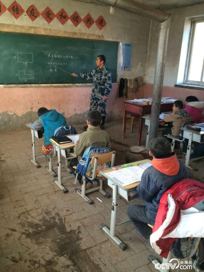 向退役軍人致敬！褪下戎裝，他們還是那個兵！