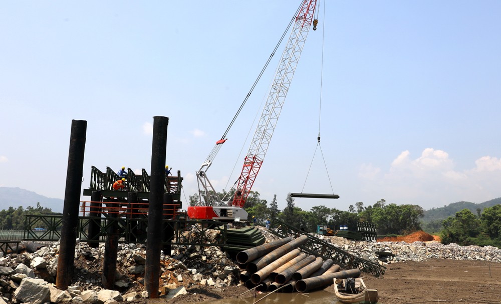 迎戰高溫天氣 確保重點項目建設有序推進