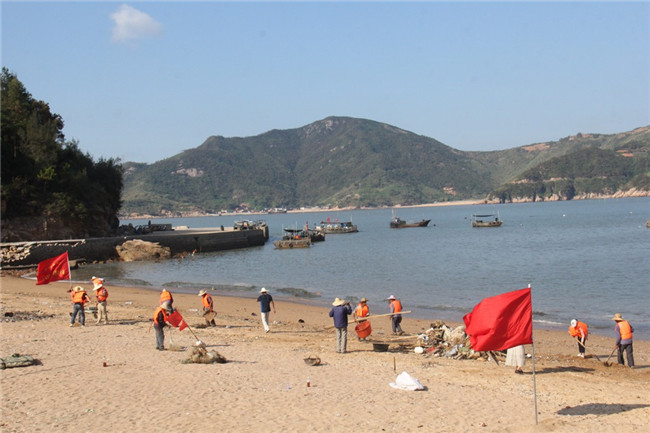太姥山鎮對海漂垃圾進行長效治理