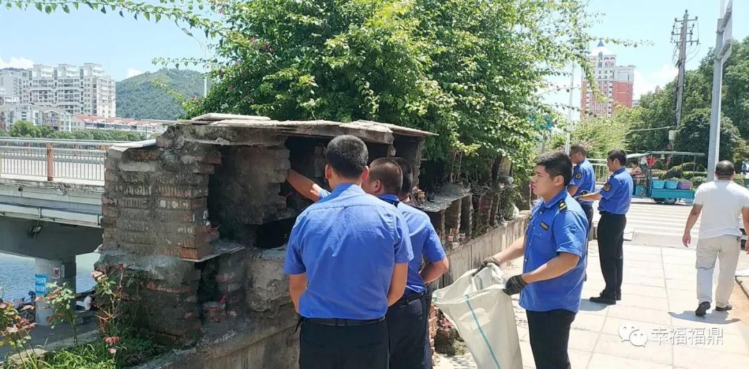 鬧市區內非法搭建封建迷信場所？拆！拆！拆！