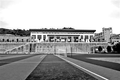 福鼎六中山前校區體育場館：運動健兒“孵化基地”