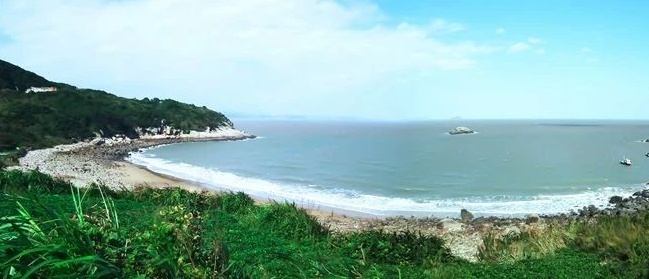從“垃圾”海灣到“網紅”度假地，崳山島月亮灣的秘訣是......