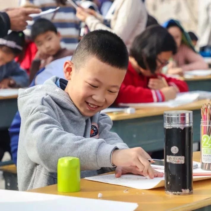孩子們畫的“移風易俗”宣傳海報，超萌超可愛！