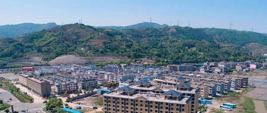 從年人均收入100元到25000元，這個村打了一場漂亮的“翻身仗”