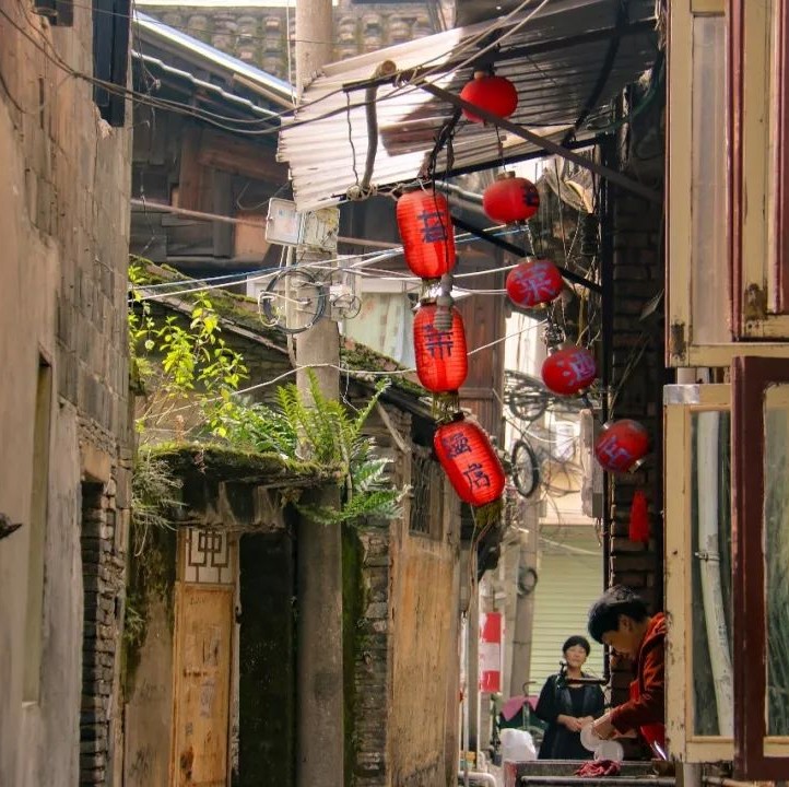 老街小巷，尋一份白墻黑瓦的人間煙火味