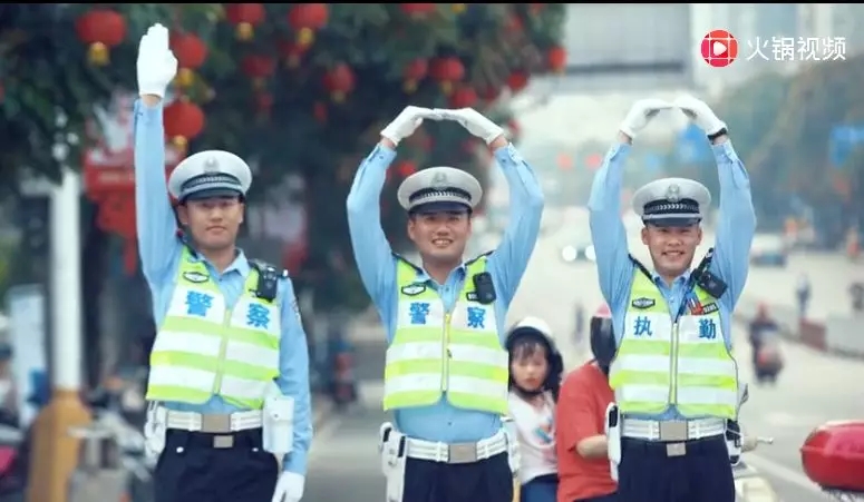 嘿，你真像100年前的那個年輕人?。。ǜ匠家曨l）