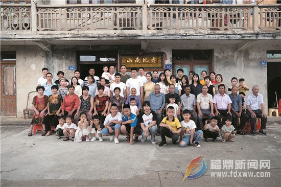 百歲老人五世同堂，好家風代代相傳