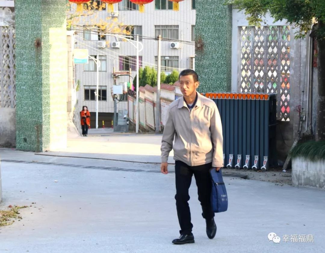 學榜樣 踐初心⑨丨小善舉，托大愛，他誓將愛心進行到底