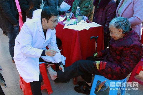 “三下鄉”活動走進白琳 惠民服務溫暖百姓心