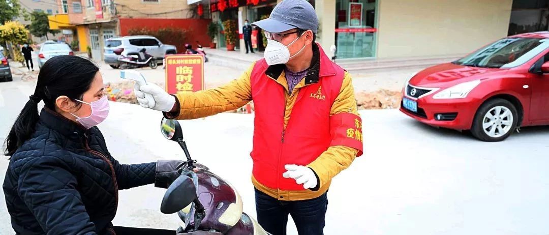 凌晨1:34，他含淚寫下：寒風中我勸你返家 你卻要去散步買煙買貓糧