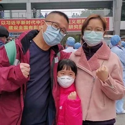 福建心理醫生支援宜昌：“醫護是人不是神，我想為他們減輕心理壓力?！?/><em>福建心理醫生支援宜昌：“醫護是人不是神</em></a></li>
<!---->

</ul>
</div>
<!--點擊排行榜-->

<div  id="content_copy">
<strong>版權聲明：</strong><br>
?凡注明來源為“福鼎新聞網”的所有文字、圖片、音視頻、美術設計和程序等作品，版權均屬福鼎新聞網所有。未經本網書面授權，不得進行一切形式的下載、轉載或建立鏡像。<br>
?凡注明為其它來源的信息，均轉載自其它媒體，轉載目的在于傳遞更多信息，并不代表本網贊同其觀點和對其真實性負責。 
</div>
</div>
<!-- /pleft -->
<div class="pright">
<!--廣告-->
<div class="hot">
<div class="Rad"><a><script src="/d/js/acmsd/FDJS34.js"></script></a></div>
</div>
<!--問政福鼎-->
<div class="hot">
<dl class="tbox">
<dt><a class="more" target="_blank" href=""></a><strong>聚焦福鼎</strong></dt>
<dd class="mla">
<ul class="lipicttc">
<!---->
<li><a href="/xinwenpindao/ningdexinwen/75734.html" target="_blank"><img src="http://www.bbczb.com.cn/d/file/20200214/f9ed2d65489d826375fea3c977cff06c.png" alt=