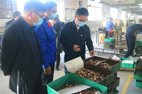 袁華軍調研企業疫情防控及復工復產情況