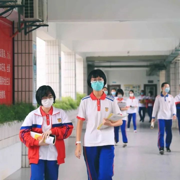 最新通知！低風險地區校園內學生不需戴口罩！