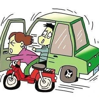 千萬別這樣開車門！福鼎一男子突開車門撞傷孕婦