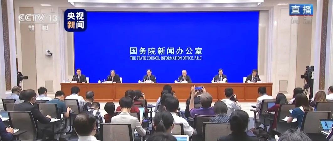 新冠疫苗優先為誰接種？還要繼續戴口罩嗎？權威回應→
