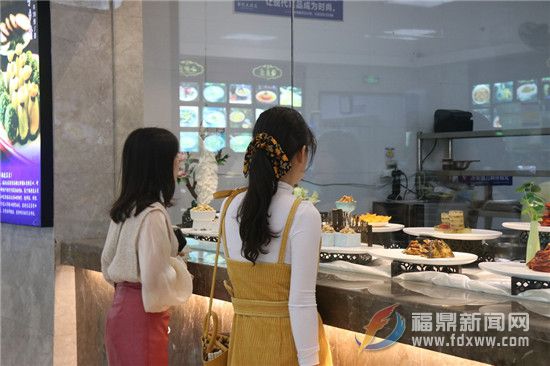 【網絡中國節·中秋】中秋家宴趨向親民化