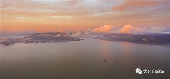 海中有島，島上有湖，湖邊有草……崳山島就是這樣一個美得不要不要的地方