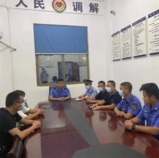 福鼎兩男子亂貼小廣告，然后……
