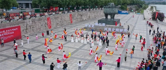剛剛，桐山溪畔“燃爆”了！