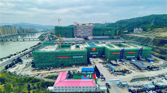 福鼎市醫院百勝新院區二期工程項目病房綜合樓C棟封頂