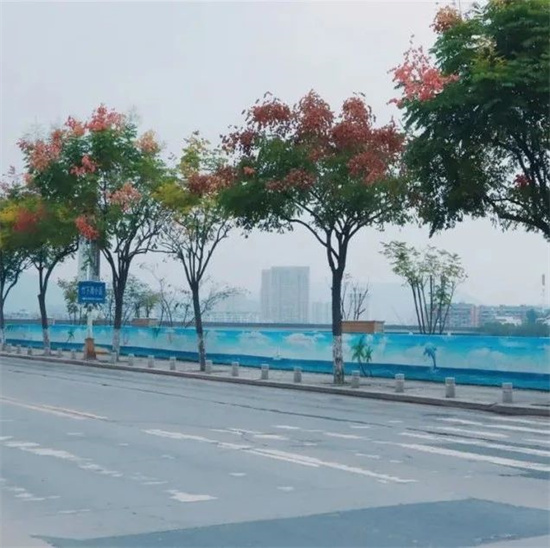 這里墻上風景獨好！