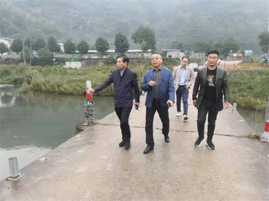 發揮“領隊”作用 市級河長帶隊巡河