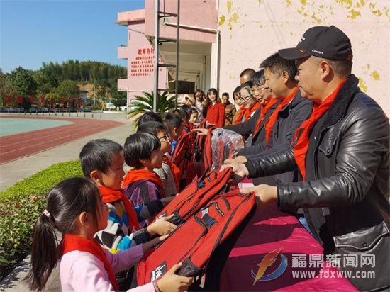 福建省“百僑百企科教助學”活動走進磻溪鎮湖林學校