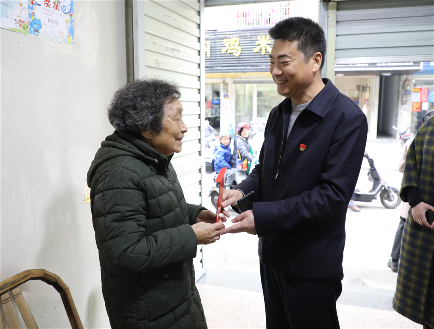 林青率隊開展春節前走訪慰問活動