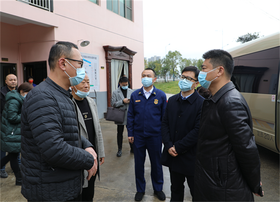 市領導開展節前市場供應、安全生產和疫情防控工作檢查