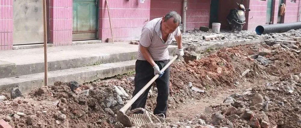 福鼎這地段的老舊小區改造中，預計3月中旬完工