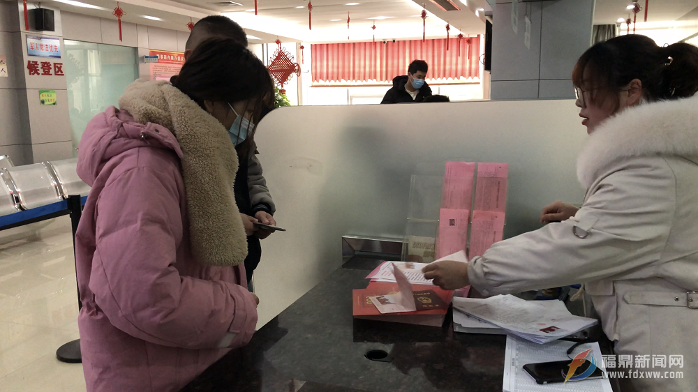 “2·22”成登記高峰日 共有87對新人領取結婚證