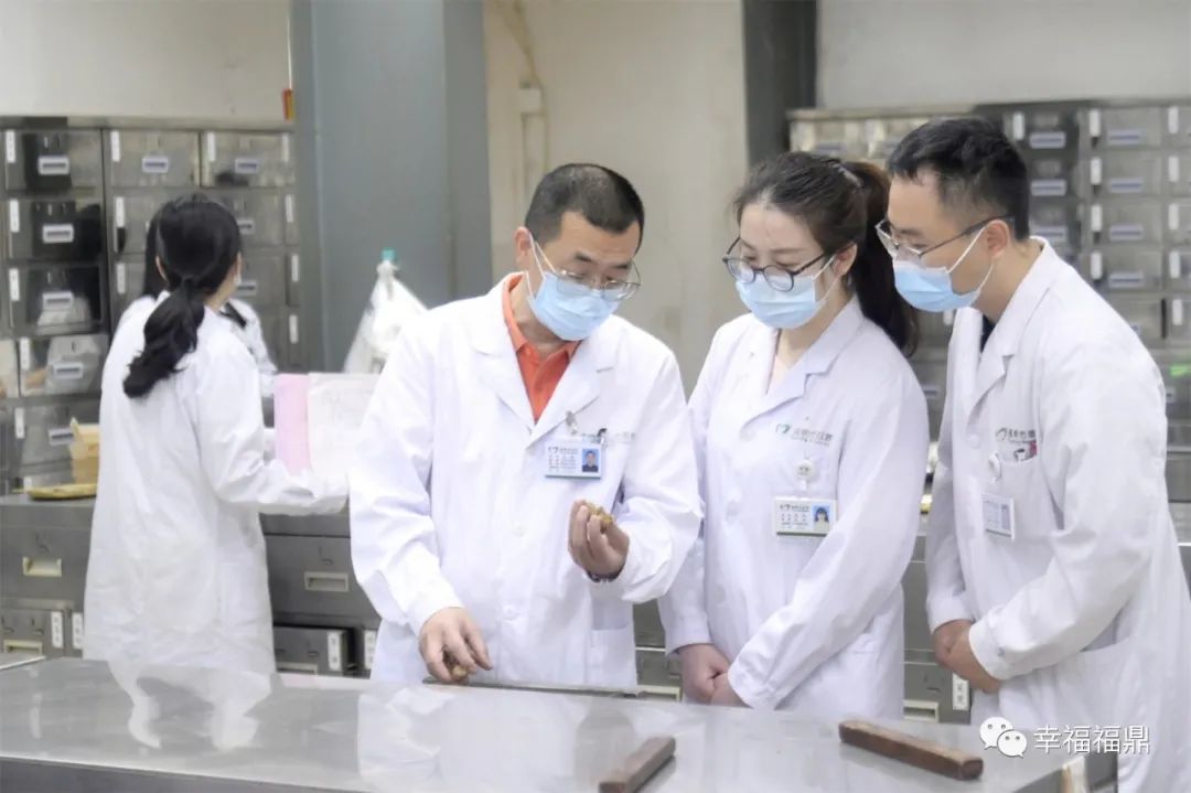 邱健，“全國五一勞動獎章”獲得者！