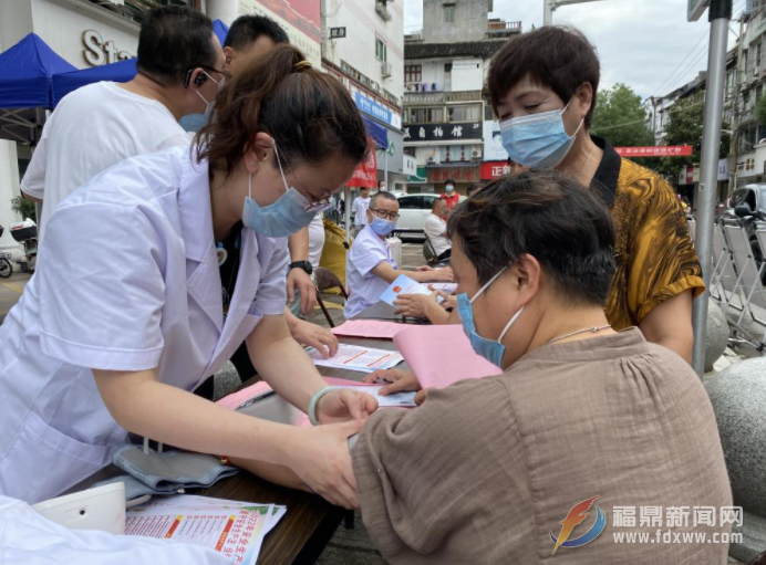 市衛健局：喜迎二十大，“安全生產月”在行動