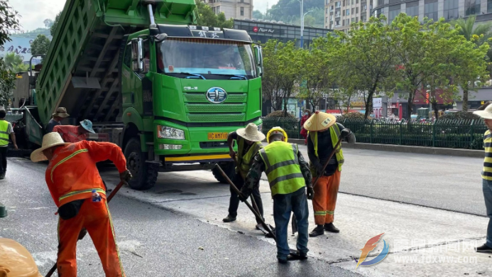 加快路網建設 提升城市“顏值”