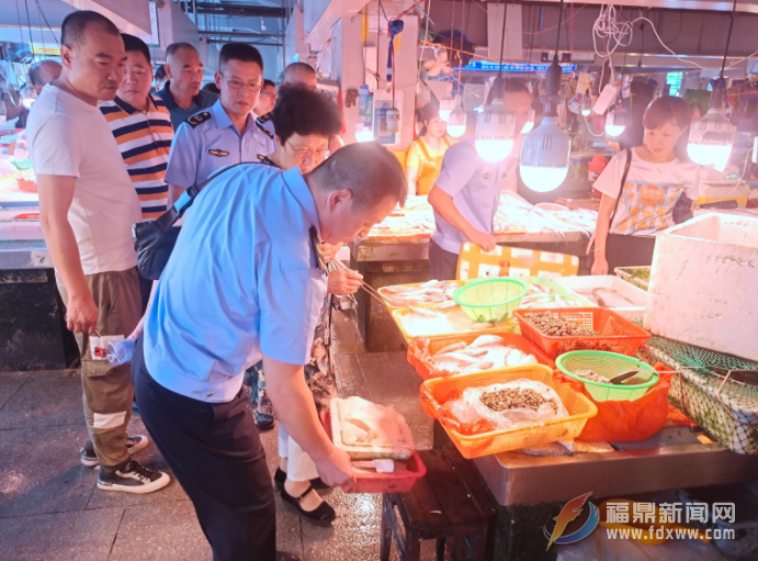開展流美綜合農貿市場整治