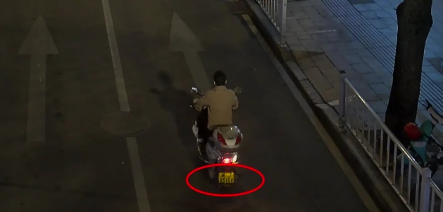 戴了嗎？系了嗎？被曝光了！