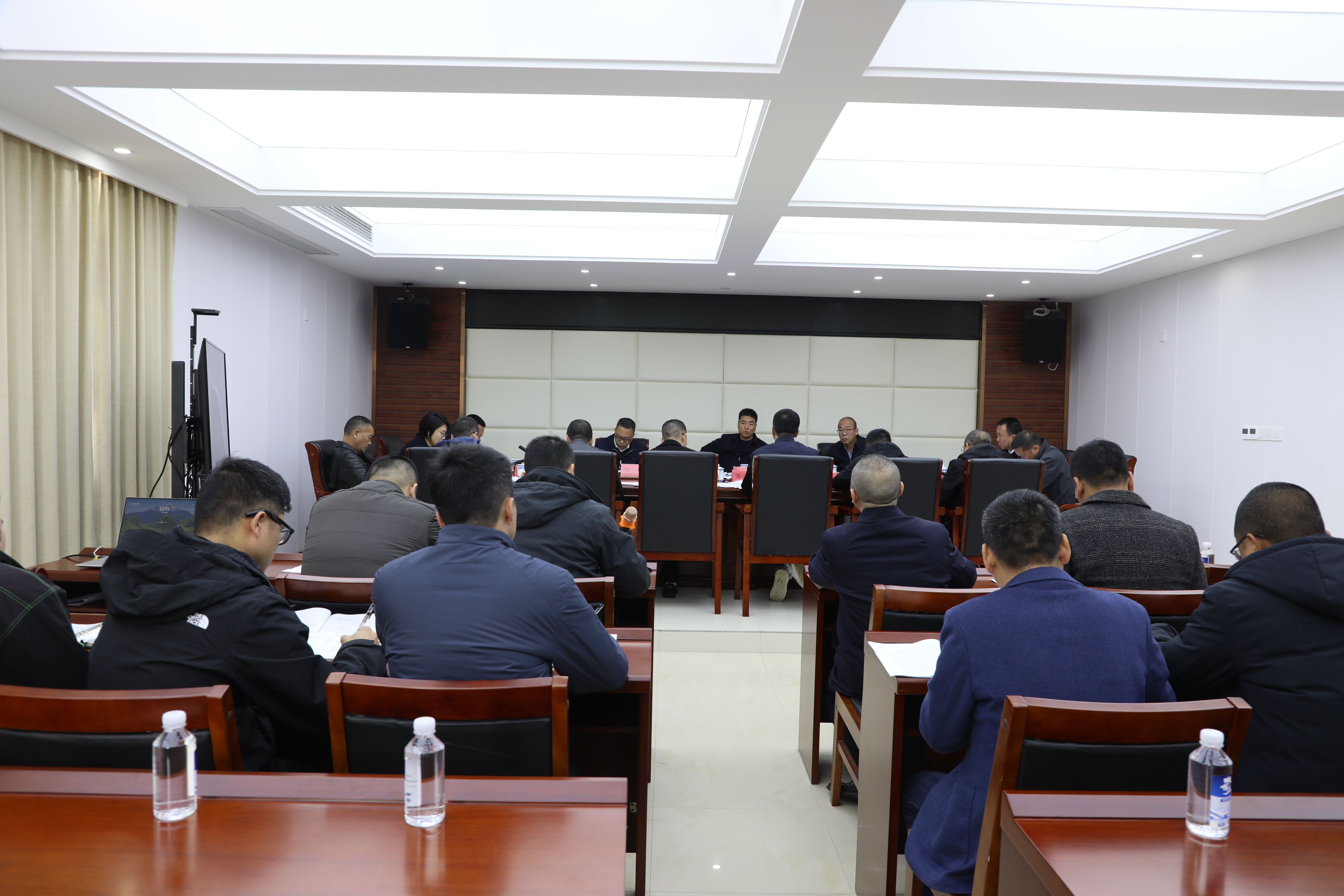 林青率隊深入崳山鎮開展調研