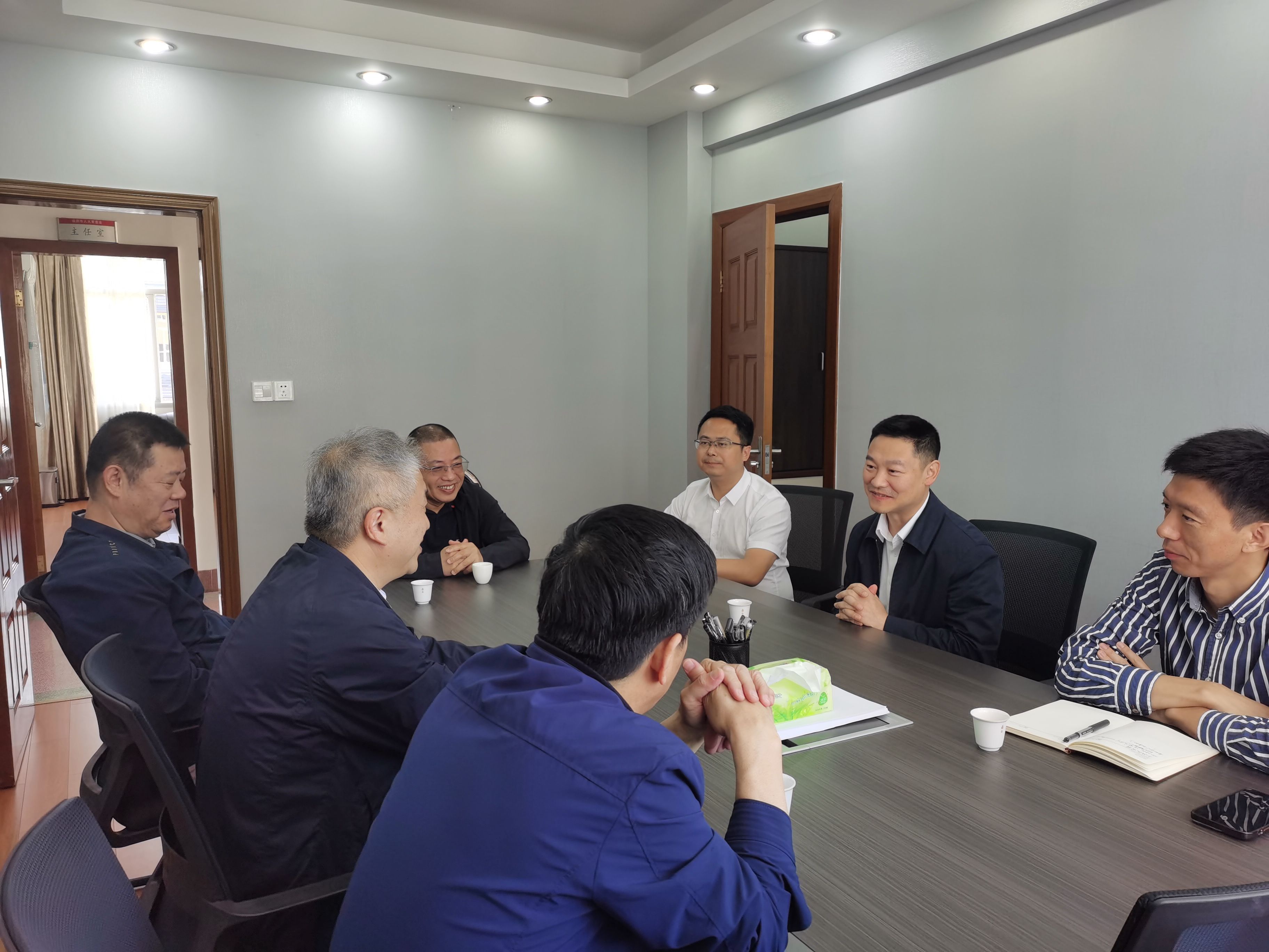 葉浩文走訪市人大常委會機關